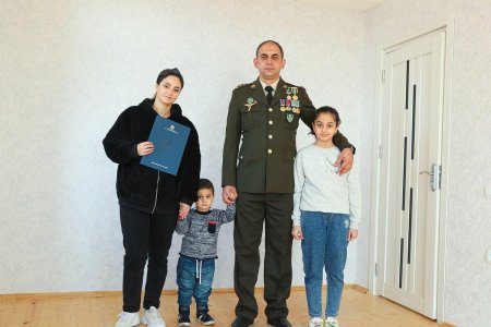 Şəhid ailələri və müharibə əlillərinə daha 50 mənzil verildi - FOTO