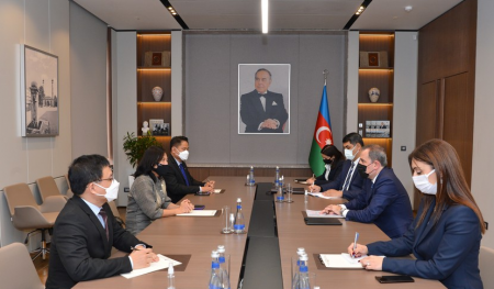 Bayramov Finlandiya və Filippin səfirləri ilə görüşdü