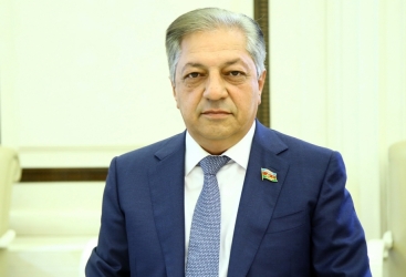 Qoca Şərqin nur mənbəyi – Nizami Gəncəvi