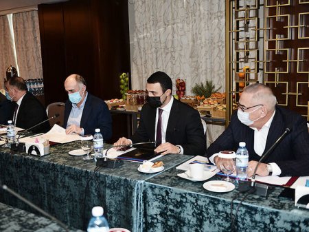 Elmar Məmmədyarov uzun fasilədən sonra üzə çıxdı (FOTOLAR)