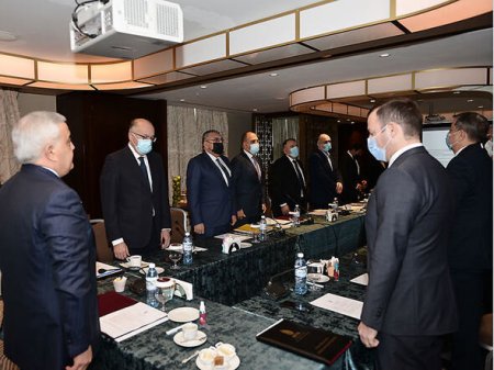 Elmar Məmmədyarov uzun fasilədən sonra üzə çıxdı (FOTOLAR)