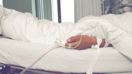 Hərbi polis əməkdaşı dəm qazından zəhərləndi