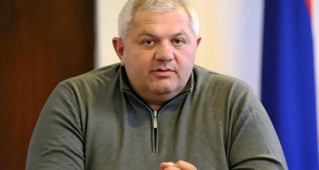 Ermənistanda siyasi mübarizə kəskinləşir: Şəhər meri saxlanıldı