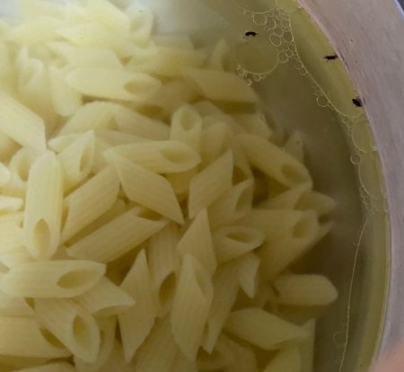 Bakıda “Doymak” makaronunun içindən həşəratlar çıxdı - FOTO Bakıda “Doymak” makaronunun içindən həşəratlar çıxdı - FOTO