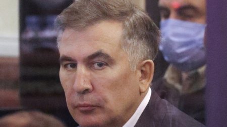 Saakaşvili həbsxana rəhbərliyinə ultimatum verdi