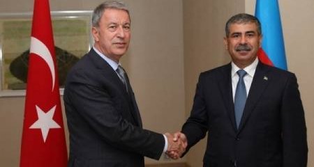 Azərbaycan və Türkiyə müdafiə nazirləri sərhəddəki vəziyyəti müzakirə etdilər