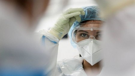 Son sutkada koronavirusa yoluxanların sayı açıqlandı