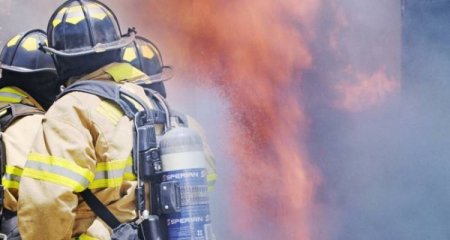 Tovuzda ticarət mərkəzində yanğın olub: Ölən var...