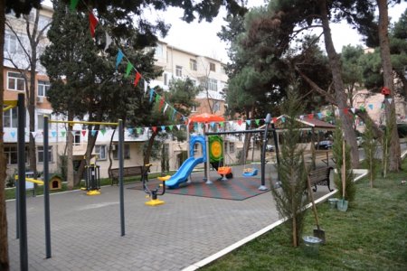 Nəsimi rayonunda növbəti abad həyət sakinlərin istifadəsinə verilib -FOTOLAR