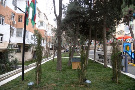 Nəsimi rayonunda növbəti abad həyət sakinlərin istifadəsinə verilib -FOTOLAR