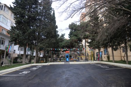 Nəsimi rayonunda növbəti abad həyət sakinlərin istifadəsinə verilib -FOTOLAR