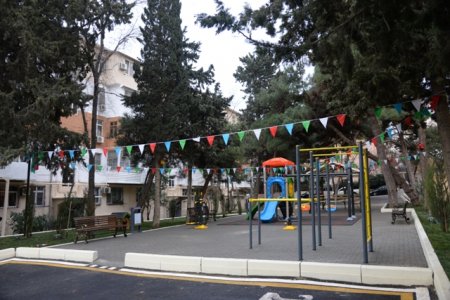 Nəsimi rayonunda növbəti abad həyət sakinlərin istifadəsinə verilib -FOTOLAR