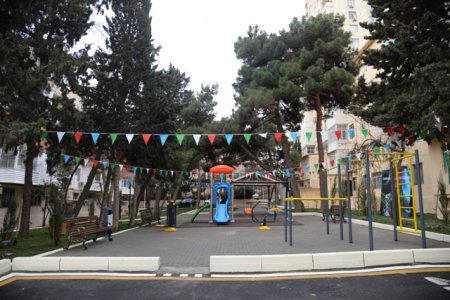 Nəsimi rayonunda növbəti abad həyət sakinlərin istifadəsinə verilib -FOTOLAR
