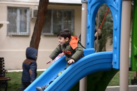 Nəsimi rayonunda növbəti abad həyət sakinlərin istifadəsinə verilib -FOTOLAR