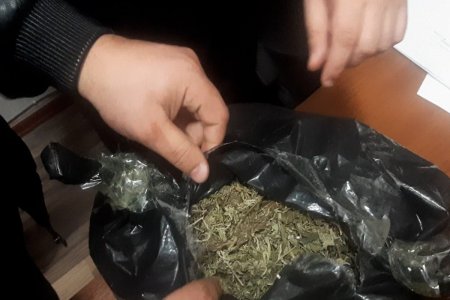 Narkotiki su sayğacında gizlədən şəxs tutulub - VİDEO