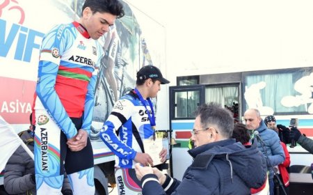 Mədət Quliyev qalibləri mükafatlandırdı