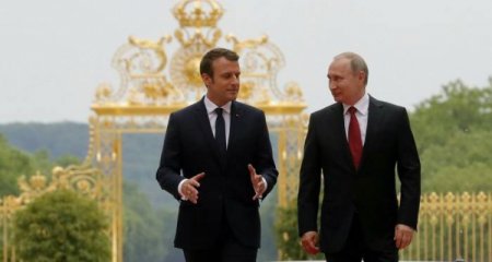 Makron: “Putin Ukraynaya hücumlarını dayandırmaqdan imtina edir”