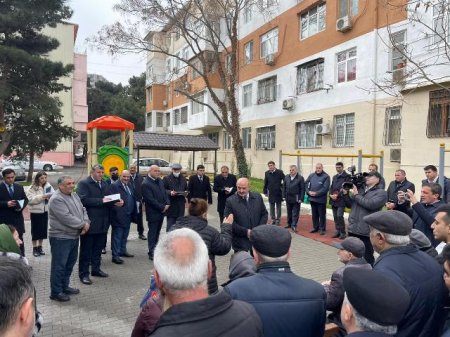 Nəsimi rayon İcra Hakimiyyətinin Başçısı səyyar qəbul keçirib -FOTOLAR