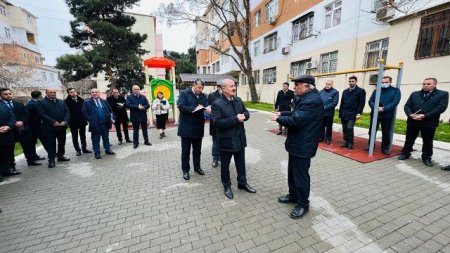 Nəsimi rayon İcra Hakimiyyətinin Başçısı səyyar qəbul keçirib -FOTOLAR