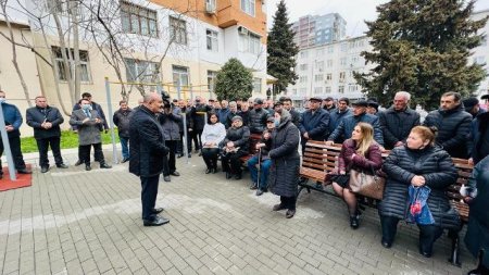 Nəsimi rayon İcra Hakimiyyətinin Başçısı səyyar qəbul keçirib -FOTOLAR