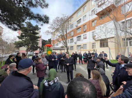 Nəsimi rayon İcra Hakimiyyətinin Başçısı səyyar qəbul keçirib -FOTOLAR