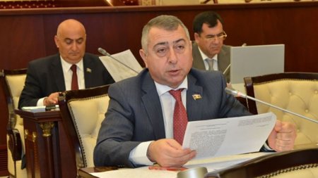 Keçmiş deputatın köməkçisi məhkəmədə dindirildi: 