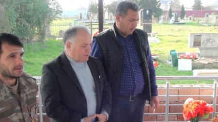 “Onlar qəhrəmandır” kitabı qəhrəmanların ailələrinə təqdim olundu