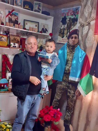 “Onlar qəhrəmandır” kitabı qəhrəmanların ailələrinə təqdim olundu