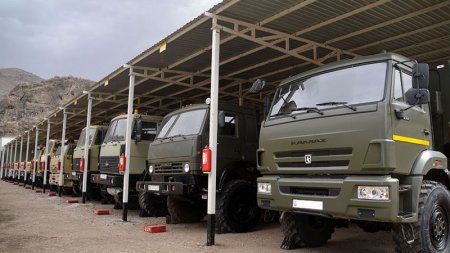 Azad edilmiş ərazilərdə müasir tipli hərbi obyektlər tikilir (VİDEO)