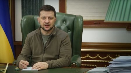 Zelenski: “Müharibənin ilk günündən bizə təslim olmağı məsləhət görürdülər”