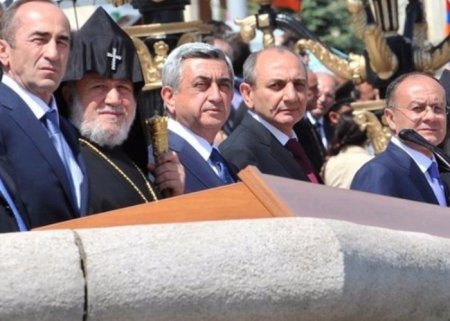 Revanşistlər nəyə ümid edirlər?