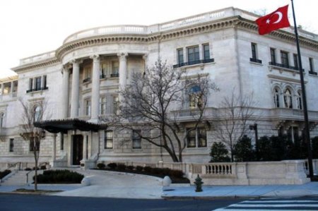 Türkiyənin Parisdəki Baş Konsulluğuna əl bombası atılıb