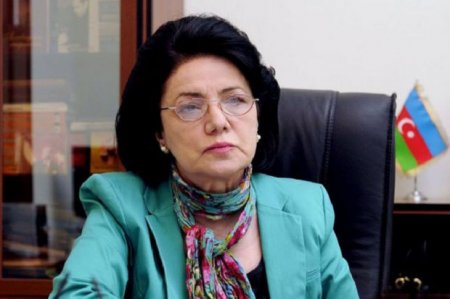 İlham Əliyev Firəngiz Əlizadəni təltif etdi