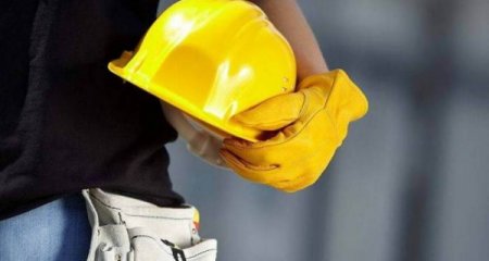 Bakıda 21 yaşlı fəhlə beşinci mərtəbədən yıxılaraq ölüb