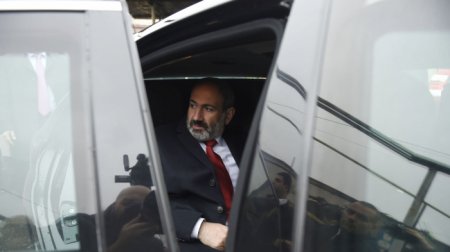 Paşinyanın avtomobilləri Moskvada zirehlənirmiş Paşinyanın avtomobilləri Moskvada zirehlənirmiş