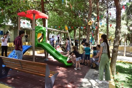 Nəsimi rayonunda Şəhid Hacırza Rzayevin valideynlərinin yaşadığı həyət abadlaşdırılaraq sakinlərin istifadəsinə verilib