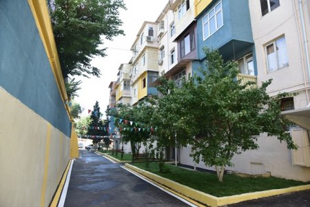 Nəsimi rayonunda Şəhid Hacırza Rzayevin valideynlərinin yaşadığı həyət abadlaşdırılaraq sakinlərin istifadəsinə verilib