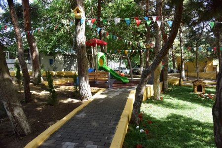 Nəsimi rayonunda Şəhid Hacırza Rzayevin valideynlərinin yaşadığı həyət abadlaşdırılaraq sakinlərin istifadəsinə verilib