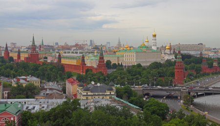 Kremlin Azərbaycan siyasətində “çatlaqlar” - Putinin başı qarışıb, yoxsa...