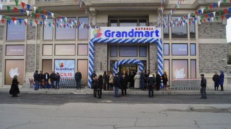 «GrandMart»dan ABSURD QAZANC HESABATI... - İLDƏ CƏMİ 8 MİN MANAT QAZANIB?