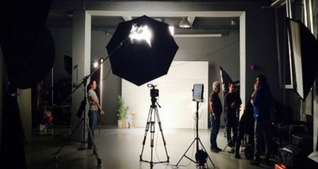 “Zəhər tuluğu”nun inzibatçısı qrim ustasının ərini bıçaqlayıb - Təfərrüat