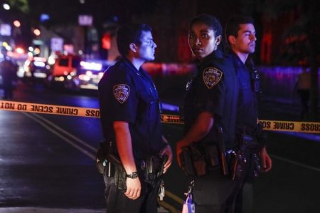 ABŞ-da küçədəki insanlara atəş açıldı: Ölənlər var