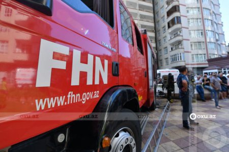 Bakıda çoxmərtəbəli yaşayış binası yanır