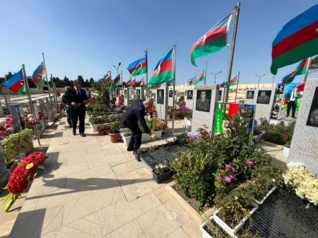 Nəsimi rayonunda 23 iyun - Dövlət Qulluqçularının Peşə bayramı günü qeyd olundu - FOTOLAR