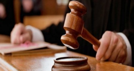 Rüşvətə görə həbs edilən vəzifəli şəxslərə hökm oxundu