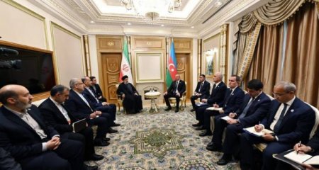 Aşqabadda Azərbaycan və İran prezidentlərinin görüşü olub