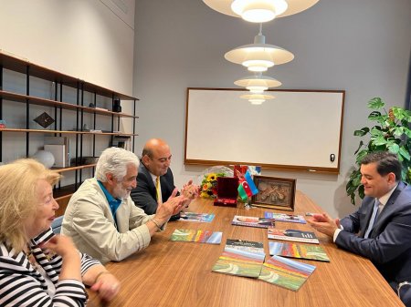 Almaniya Azərbaycanlıları Koordinasiya Şurasının İdarə Heyətinin üzvü,  həmyerlimiz Emin Salayev “Azərbaycanın Qüruru” qızıl ordeninə layiq görülüb