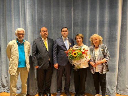 Almaniya Azərbaycanlıları Koordinasiya Şurasının İdarə Heyətinin üzvü,  həmyerlimiz Emin Salayev “Azərbaycanın Qüruru” qızıl ordeninə layiq görülüb