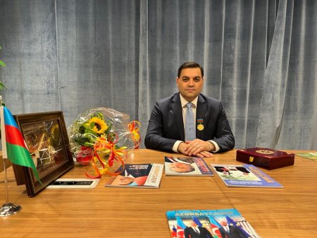 Almaniya Azərbaycanlıları Koordinasiya Şurasının İdarə Heyətinin üzvü,  həmyerlimiz Emin Salayev “Azərbaycanın Qüruru” qızıl ordeninə layiq görülüb
