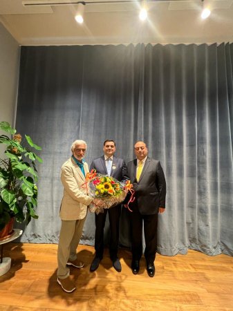 Almaniya Azərbaycanlıları Koordinasiya Şurasının İdarə Heyətinin üzvü,  həmyerlimiz Emin Salayev “Azərbaycanın Qüruru” qızıl ordeninə layiq görülüb